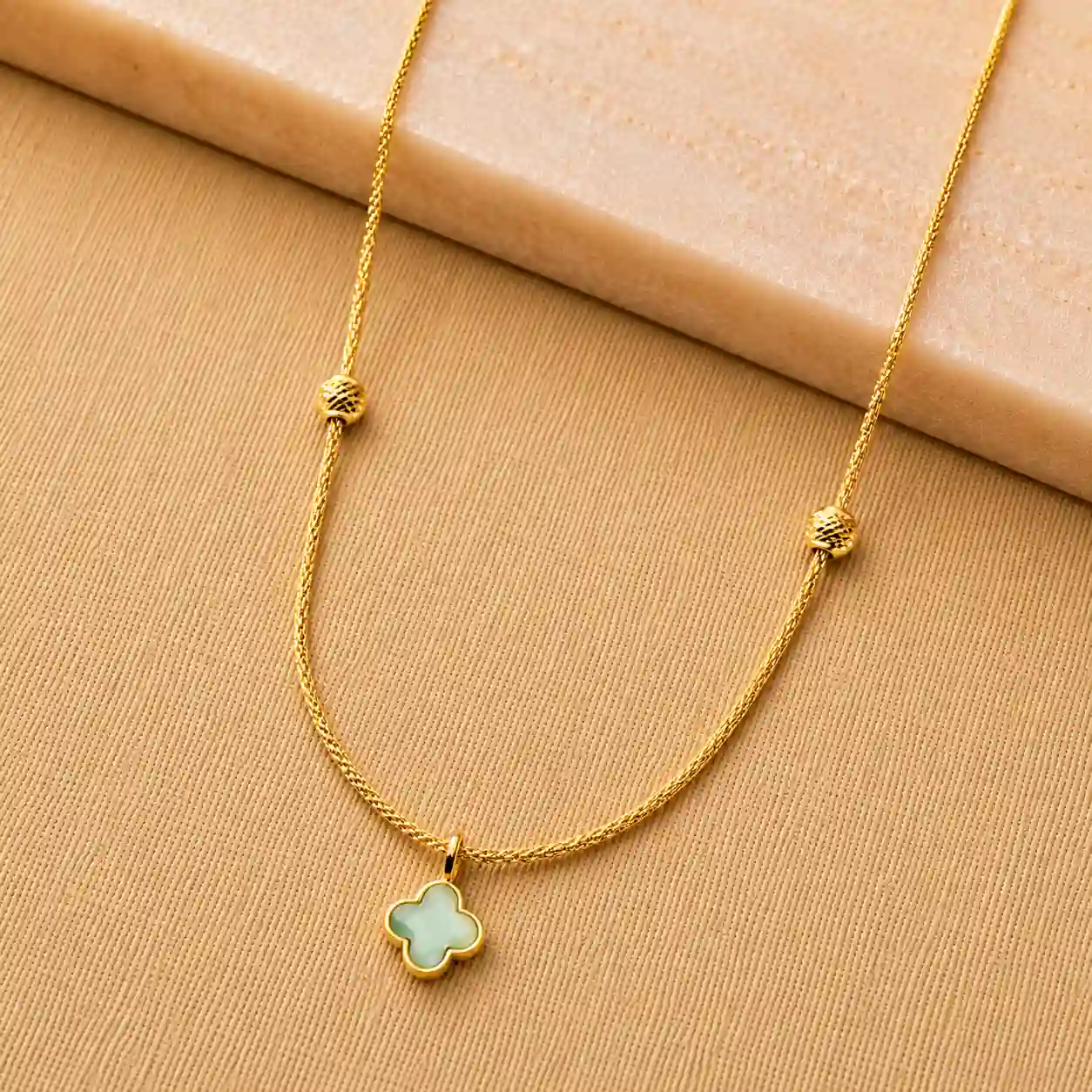 Single Floral Green Stone Chain